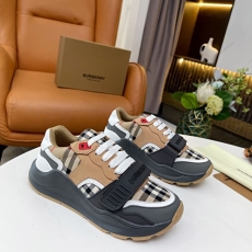 Burberry Low Shoes